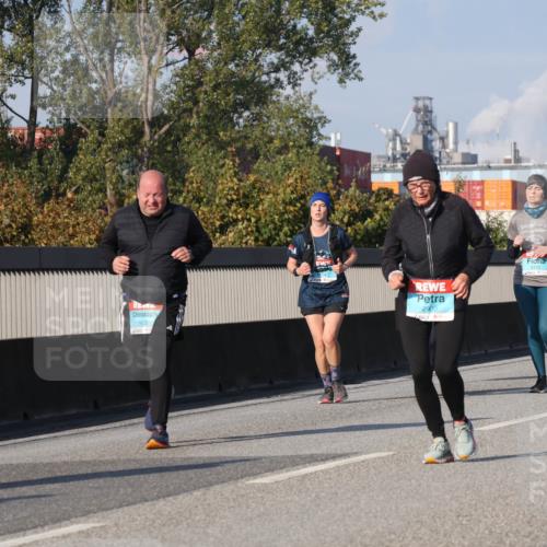 03.10.2025 - Köhlbrandbrückenlauf Luisa Fischer http://msf.ph/oto/9020601 03.10.2025 11:12:57 Position 3 1625, 2900, 2212, 2436 meine-sportfotos.de