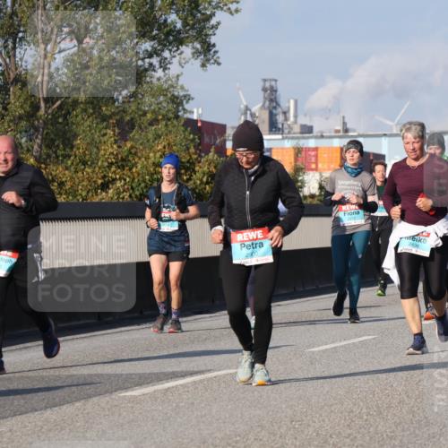 03.10.2025 - Köhlbrandbrückenlauf Luisa Fischer http://msf.ph/oto/9020605 03.10.2025 11:12:57 Position 3 2900, 1625, 6, 66, 2436 meine-sportfotos.de