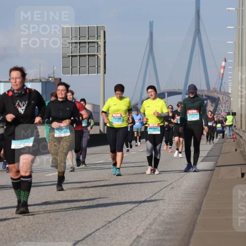 03.10.2025 - Köhlbrandbrückenlauf Luisa Fischer http://msf.ph/oto/9020615 03.10.2025 11:12:58 Position 3 2436 meine-sportfotos.de