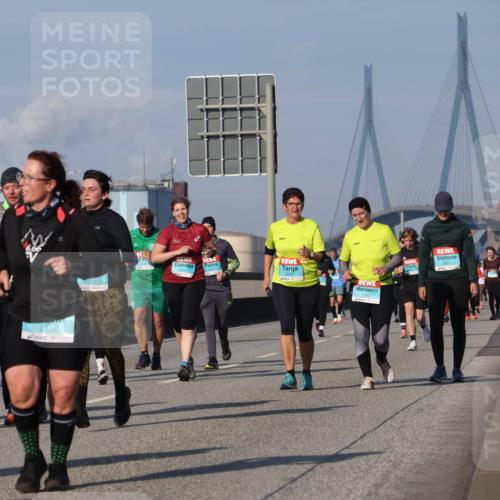 03.10.2025 - Köhlbrandbrückenlauf Luisa Fischer http://msf.ph/oto/9020622 03.10.2025 11:12:59 Position 3  meine-sportfotos.de