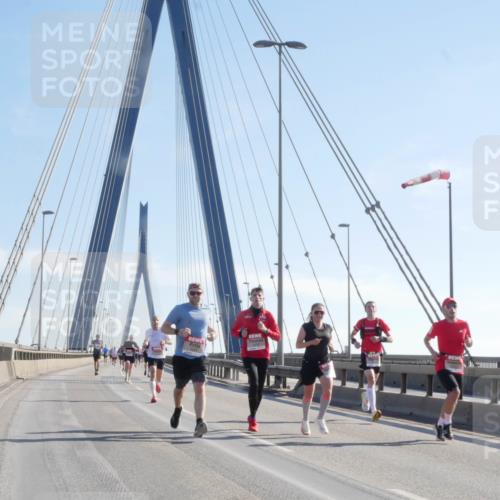 03.10.2025 - Köhlbrandbrückenlauf Matties Gatica Varas http://msf.ph/oto/9020624 03.10.2025 12:22:42 Position 1  meine-sportfotos.de