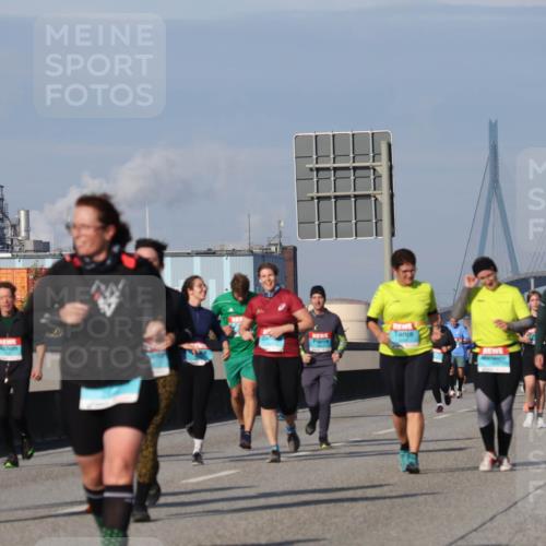 03.10.2025 - Köhlbrandbrückenlauf Luisa Fischer http://msf.ph/oto/9020626 03.10.2025 11:13:00 Position 3  meine-sportfotos.de