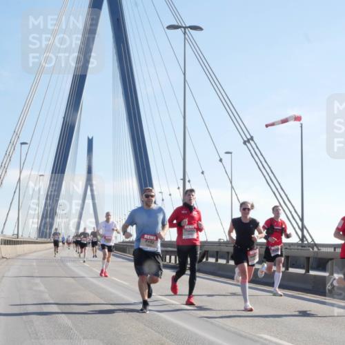 03.10.2025 - Köhlbrandbrückenlauf Matties Gatica Varas http://msf.ph/oto/9020628 03.10.2025 12:22:42 Position 1  meine-sportfotos.de
