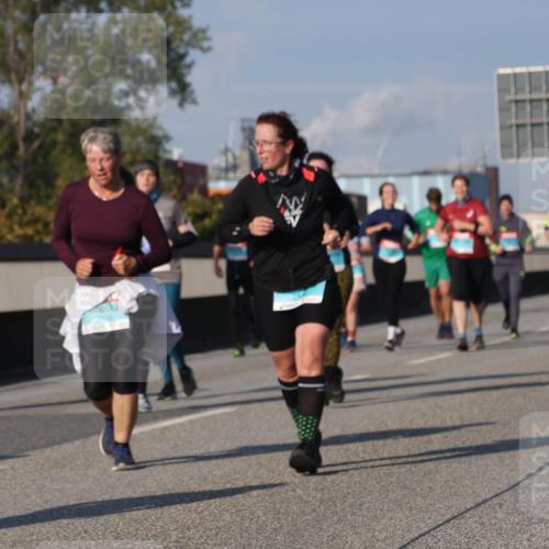 03.10.2025 - Köhlbrandbrückenlauf Luisa Fischer http://msf.ph/oto/9020632 03.10.2025 11:13:00 Position 3  meine-sportfotos.de