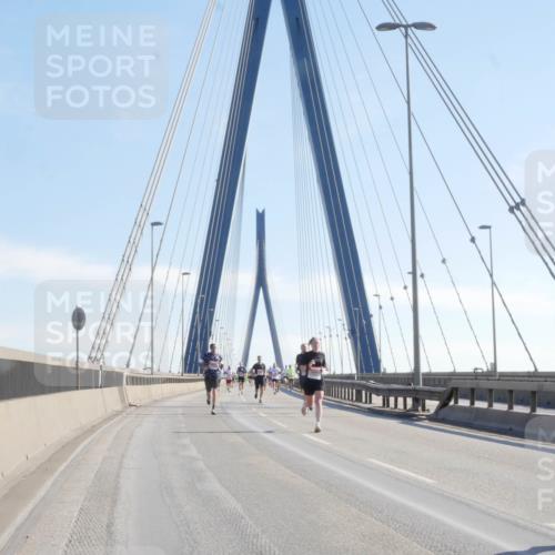 03.10.2025 - Köhlbrandbrückenlauf Matties Gatica Varas http://msf.ph/oto/9020649 03.10.2025 12:22:46 Position 1 4046 meine-sportfotos.de