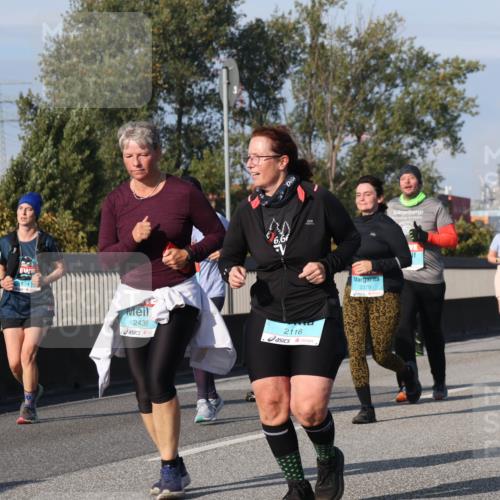 03.10.2025 - Köhlbrandbrückenlauf Luisa Fischer http://msf.ph/oto/9020650 03.10.2025 11:13:02 Position 3 2436, 2116, 2379 meine-sportfotos.de