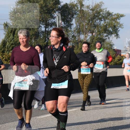03.10.2025 - Köhlbrandbrückenlauf Luisa Fischer http://msf.ph/oto/9020652 03.10.2025 11:13:03 Position 3 6, 6, 2379, 2365, 2436, 2116 meine-sportfotos.de