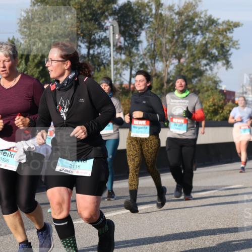 03.10.2025 - Köhlbrandbrückenlauf Luisa Fischer http://msf.ph/oto/9020654 03.10.2025 11:13:03 Position 3 2436, 2116, 2379 meine-sportfotos.de