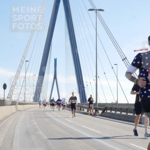 03.10.2025 - Köhlbrandbrückenlauf Matties Gatica Varas http://msf.ph/oto/9020683 03.10.2025 12:22:51 Position 1 61495 meine-sportfotos.de