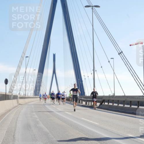 03.10.2025 - Köhlbrandbrückenlauf Matties Gatica Varas http://msf.ph/oto/9020687 03.10.2025 12:22:52 Position 1  meine-sportfotos.de