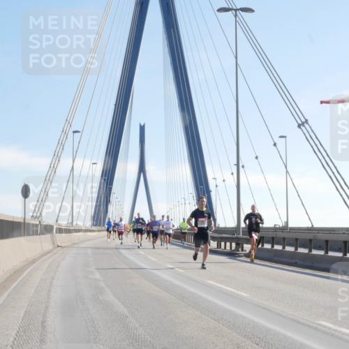 03.10.2025 - Köhlbrandbrückenlauf Matties Gatica Varas http://msf.ph/oto/9020689 03.10.2025 12:22:52 Position 1  meine-sportfotos.de
