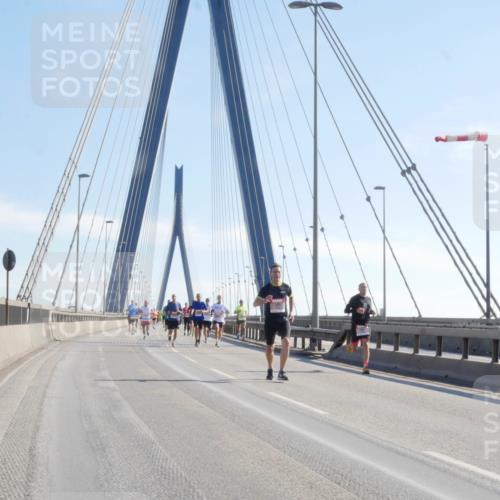 03.10.2025 - Köhlbrandbrückenlauf Matties Gatica Varas http://msf.ph/oto/9020693 03.10.2025 12:22:53 Position 1 11111 meine-sportfotos.de