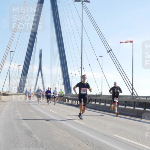 03.10.2025 - Köhlbrandbrückenlauf Matties Gatica Varas http://msf.ph/oto/9020701 03.10.2025 12:22:54 Position 1  meine-sportfotos.de