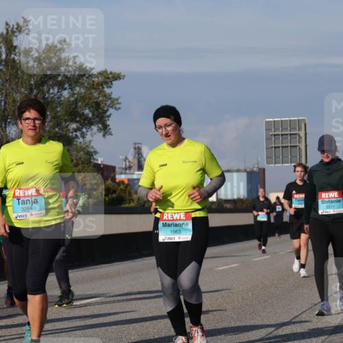 03.10.2025 - Köhlbrandbrückenlauf Luisa Fischer http://msf.ph/oto/9020709 03.10.2025 11:13:09 Position 3 2332, 3254, 1963, 2631, 2271 meine-sportfotos.de