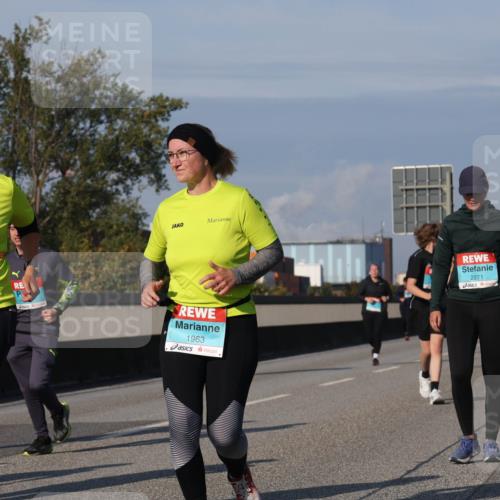 03.10.2025 - Köhlbrandbrückenlauf Luisa Fischer http://msf.ph/oto/9020713 03.10.2025 11:13:10 Position 3 3254, 1963, 2271 meine-sportfotos.de