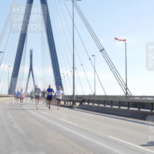 03.10.2025 - Köhlbrandbrückenlauf Matties Gatica Varas http://msf.ph/oto/9020714 03.10.2025 12:22:56 Position 1  meine-sportfotos.de