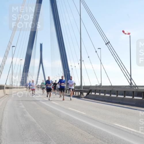 03.10.2025 - Köhlbrandbrückenlauf Matties Gatica Varas http://msf.ph/oto/9020716 03.10.2025 12:22:56 Position 1  meine-sportfotos.de