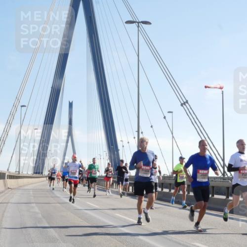 03.10.2025 - Köhlbrandbrückenlauf Matties Gatica Varas http://msf.ph/oto/9020731 03.10.2025 12:23:00 Position 1  meine-sportfotos.de