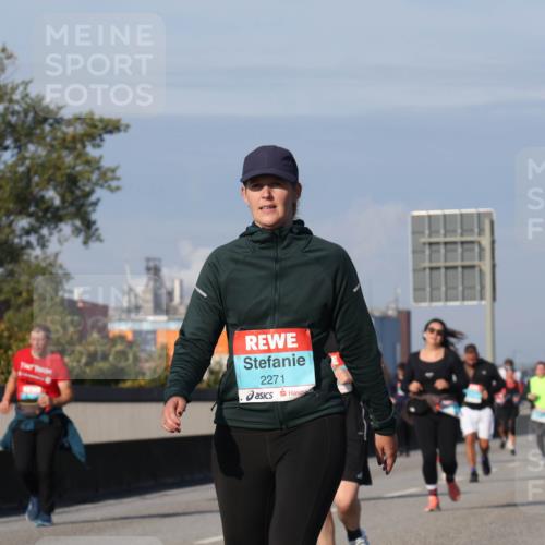 03.10.2025 - Köhlbrandbrückenlauf Luisa Fischer http://msf.ph/oto/9020744 03.10.2025 11:13:12 Position 3 2271, 2 meine-sportfotos.de