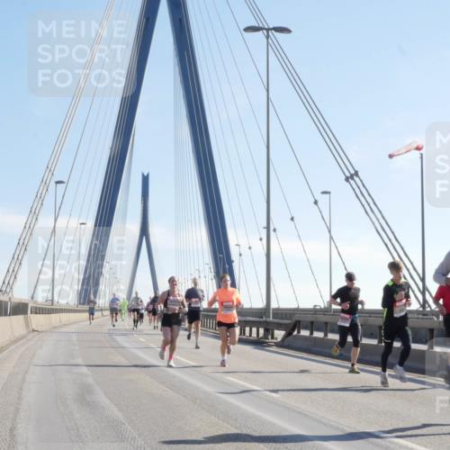 03.10.2025 - Köhlbrandbrückenlauf Matties Gatica Varas http://msf.ph/oto/9020805 03.10.2025 12:23:10 Position 1 6741 meine-sportfotos.de