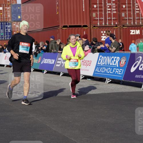 03.10.2025 - Köhlbrandbrückenlauf Michael Burmester http://msf.ph/oto/9020806 03.10.2025 10:21:44 Ziel 1049, 1467, 1740, 1976, 2016, 2022, 2097, 2235, 2298, 2309, 2524, 3570, 3694 meine-sportfotos.de