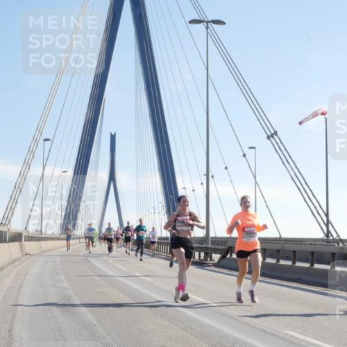 03.10.2025 - Köhlbrandbrückenlauf Matties Gatica Varas http://msf.ph/oto/9020814 03.10.2025 12:23:12 Position 1  meine-sportfotos.de