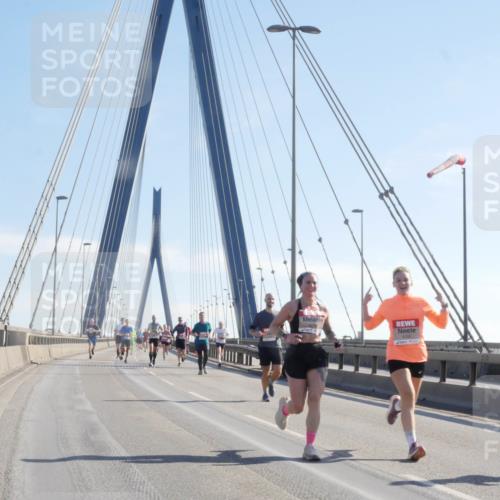 03.10.2025 - Köhlbrandbrückenlauf Matties Gatica Varas http://msf.ph/oto/9020822 03.10.2025 12:23:12 Position 1  meine-sportfotos.de