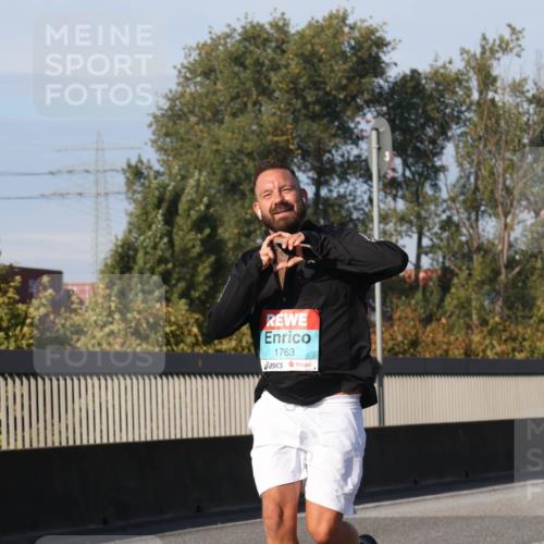 03.10.2025 - Köhlbrandbrückenlauf Luisa Fischer http://msf.ph/oto/9020832 03.10.2025 11:13:25 Position 3 1763 meine-sportfotos.de