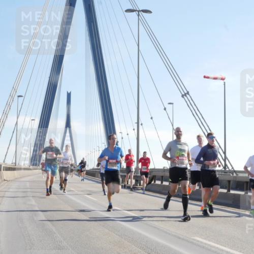 03.10.2025 - Köhlbrandbrückenlauf Matties Gatica Varas http://msf.ph/oto/9020864 03.10.2025 12:23:19 Position 1  meine-sportfotos.de