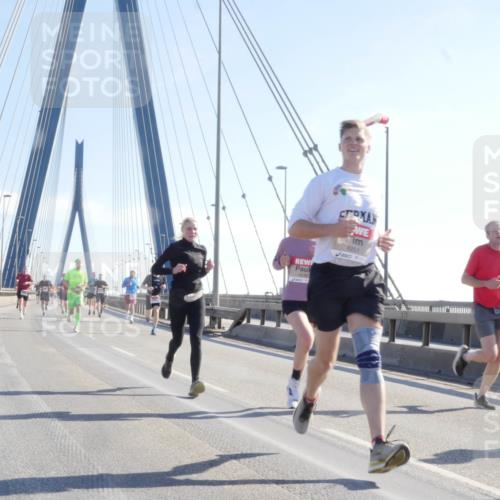03.10.2025 - Köhlbrandbrückenlauf Matties Gatica Varas http://msf.ph/oto/9020892 03.10.2025 12:23:23 Position 1 4251, 4148 meine-sportfotos.de