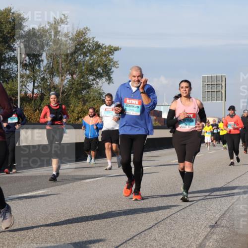 03.10.2025 - Köhlbrandbrückenlauf Luisa Fischer http://msf.ph/oto/9020894 03.10.2025 11:13:32 Position 3 2318, 2184 meine-sportfotos.de