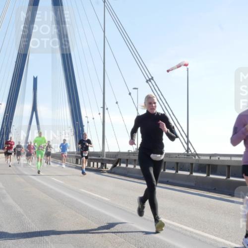 03.10.2025 - Köhlbrandbrückenlauf Matties Gatica Varas http://msf.ph/oto/9020898 03.10.2025 12:23:24 Position 1 4148 meine-sportfotos.de
