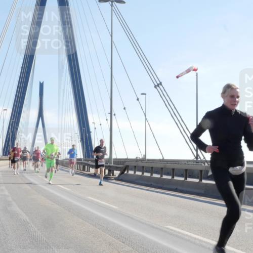 03.10.2025 - Köhlbrandbrückenlauf Matties Gatica Varas http://msf.ph/oto/9020902 03.10.2025 12:23:25 Position 1  meine-sportfotos.de