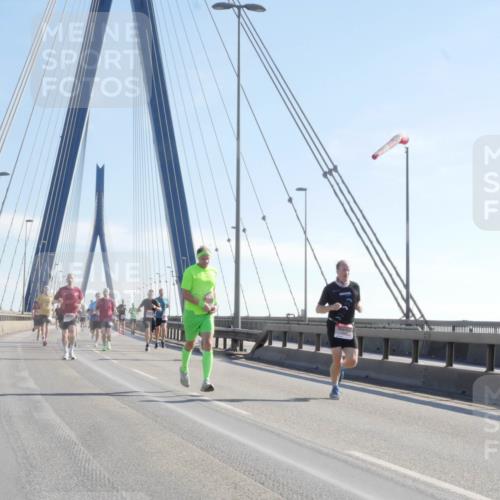 03.10.2025 - Köhlbrandbrückenlauf Matties Gatica Varas http://msf.ph/oto/9020913 03.10.2025 12:23:27 Position 1  meine-sportfotos.de