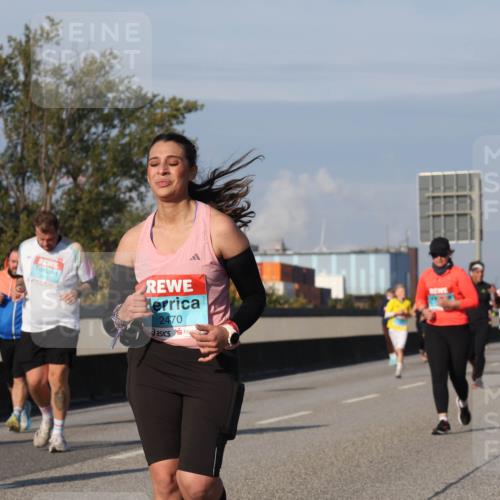 03.10.2025 - Köhlbrandbrückenlauf Luisa Fischer http://msf.ph/oto/9020914 03.10.2025 11:13:34 Position 3 2470 meine-sportfotos.de