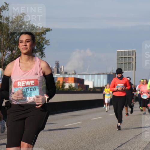 03.10.2025 - Köhlbrandbrückenlauf Luisa Fischer http://msf.ph/oto/9020919 03.10.2025 11:13:34 Position 3 2619, 2470 meine-sportfotos.de