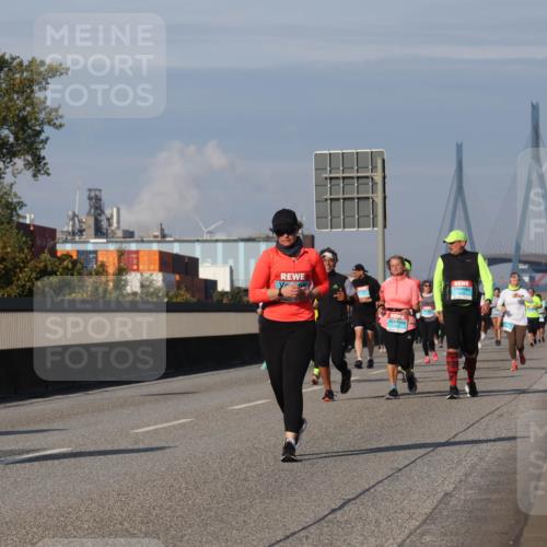03.10.2025 - Köhlbrandbrückenlauf Luisa Fischer http://msf.ph/oto/9020924 03.10.2025 11:13:35 Position 3  meine-sportfotos.de