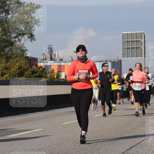 03.10.2025 - Köhlbrandbrückenlauf Luisa Fischer http://msf.ph/oto/9020937 03.10.2025 11:13:36 Position 3  meine-sportfotos.de