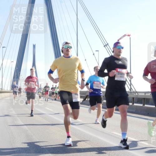 03.10.2025 - Köhlbrandbrückenlauf Matties Gatica Varas http://msf.ph/oto/9020959 03.10.2025 12:23:34 Position 1 6614, 6760 meine-sportfotos.de