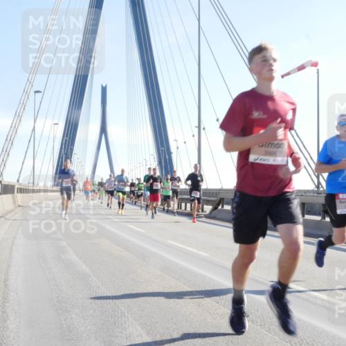 03.10.2025 - Köhlbrandbrückenlauf Matties Gatica Varas http://msf.ph/oto/9020971 03.10.2025 12:23:36 Position 1 5544 meine-sportfotos.de