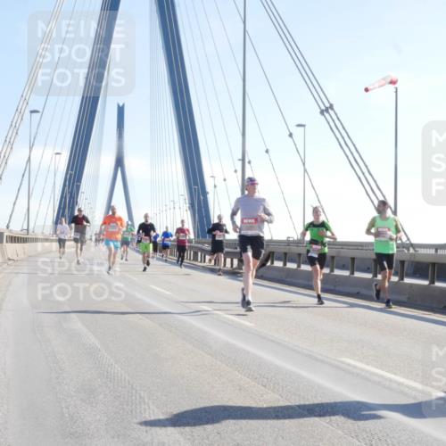 03.10.2025 - Köhlbrandbrückenlauf Matties Gatica Varas http://msf.ph/oto/9021008 03.10.2025 12:23:42 Position 1  meine-sportfotos.de