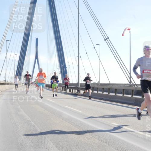 03.10.2025 - Köhlbrandbrückenlauf Matties Gatica Varas http://msf.ph/oto/9021016 03.10.2025 12:23:43 Position 1 6767 meine-sportfotos.de
