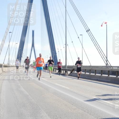 03.10.2025 - Köhlbrandbrückenlauf Matties Gatica Varas http://msf.ph/oto/9021019 03.10.2025 12:23:44 Position 1  meine-sportfotos.de