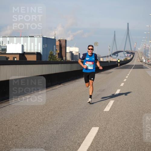 03.10.2025 - Köhlbrandbrückenlauf Fabian Wolf http://msf.ph/oto/9021042 03.10.2025 09:33:22 Position 3 3247 meine-sportfotos.de