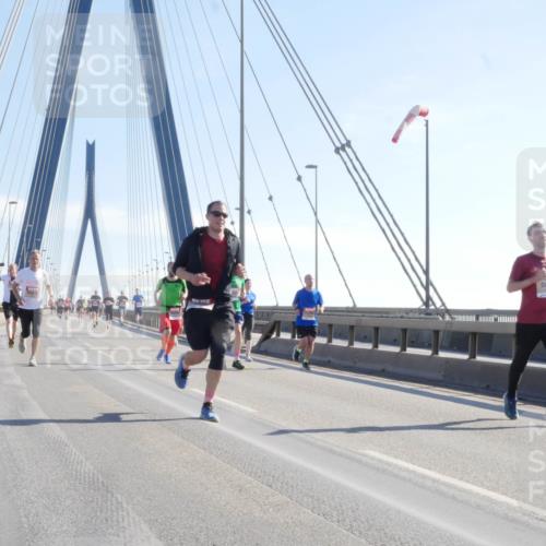 03.10.2025 - Köhlbrandbrückenlauf Matties Gatica Varas http://msf.ph/oto/9021053 03.10.2025 12:23:48 Position 1 111 meine-sportfotos.de