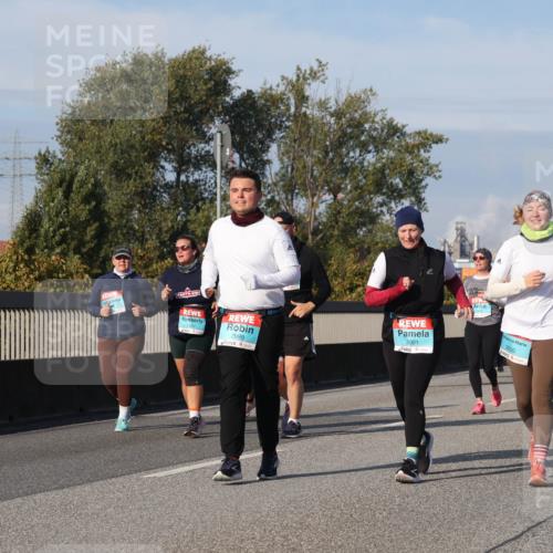 03.10.2025 - Köhlbrandbrückenlauf Luisa Fischer http://msf.ph/oto/9021054 03.10.2025 11:13:51 Position 3 1497, 2999, 3001, 3000 meine-sportfotos.de