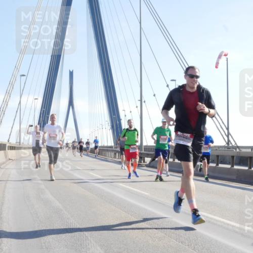 03.10.2025 - Köhlbrandbrückenlauf Matties Gatica Varas http://msf.ph/oto/9021060 03.10.2025 12:23:49 Position 1 4240 meine-sportfotos.de