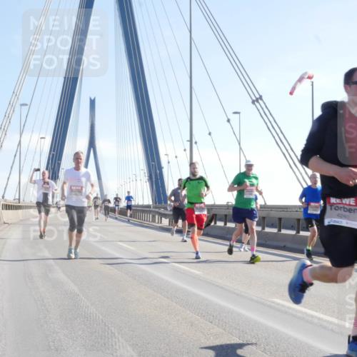 03.10.2025 - Köhlbrandbrückenlauf Matties Gatica Varas http://msf.ph/oto/9021063 03.10.2025 12:23:50 Position 1 4240 meine-sportfotos.de