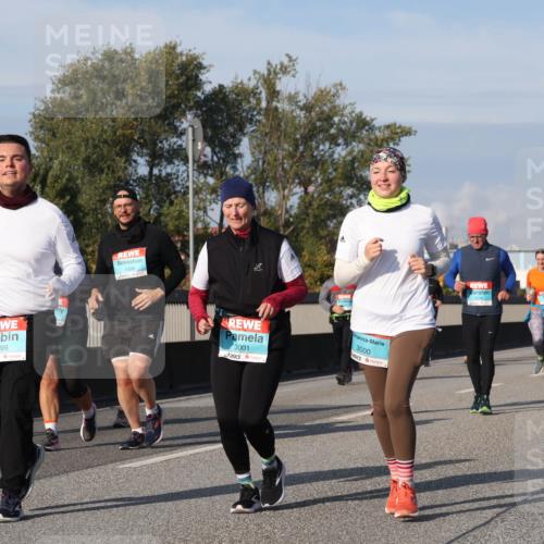 03.10.2025 - Köhlbrandbrückenlauf Luisa Fischer http://msf.ph/oto/9021064 03.10.2025 11:13:52 Position 3 2999, 1606, 3001, 3000, 2248 meine-sportfotos.de