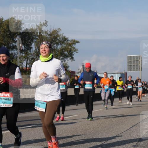 03.10.2025 - Köhlbrandbrückenlauf Luisa Fischer http://msf.ph/oto/9021069 03.10.2025 11:13:53 Position 3 1606, 3001, 3000, 2248 meine-sportfotos.de
